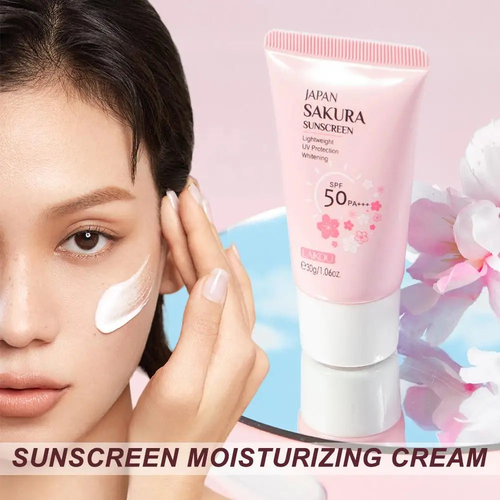 Crème solaire SPF50 Sakura pour le visage et le corps.
